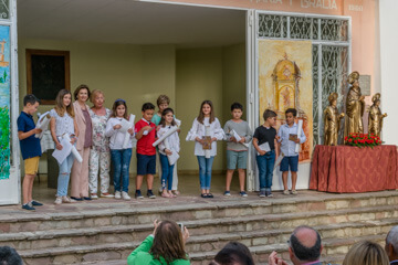 Tots els actors en finalitzar l'obra teatral