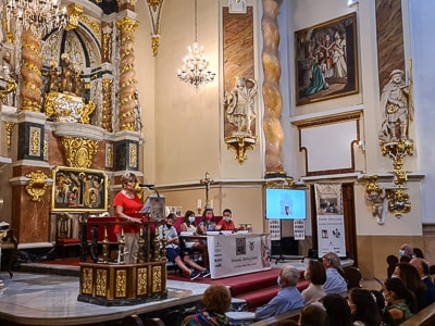 Mª Amparo Olivares durante la presentación del libro